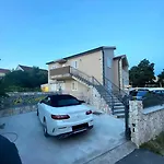 Lafamilia * Vodice