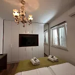 Lafamilia Apartment