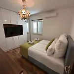 Lafamilia Apartment *