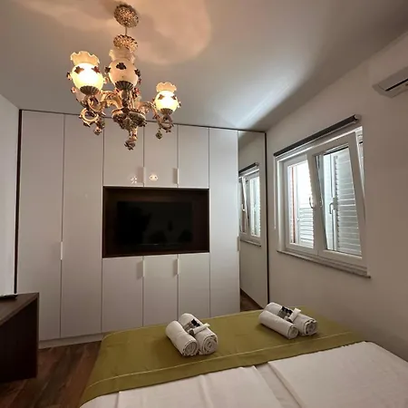 Lafamilia Apartment