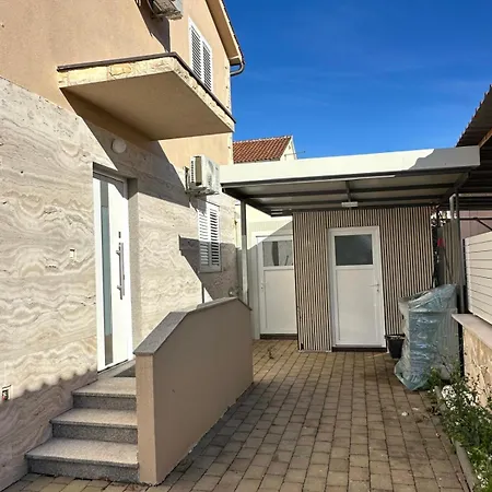 Lafamilia Vodice